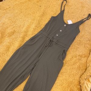 Green ribbed jumper with pockets